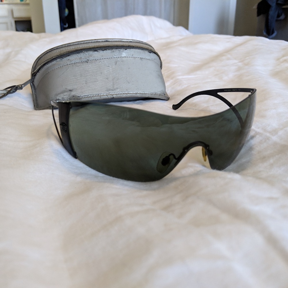 Versace Sunglasses 2034 with Certifiate of Auth.
